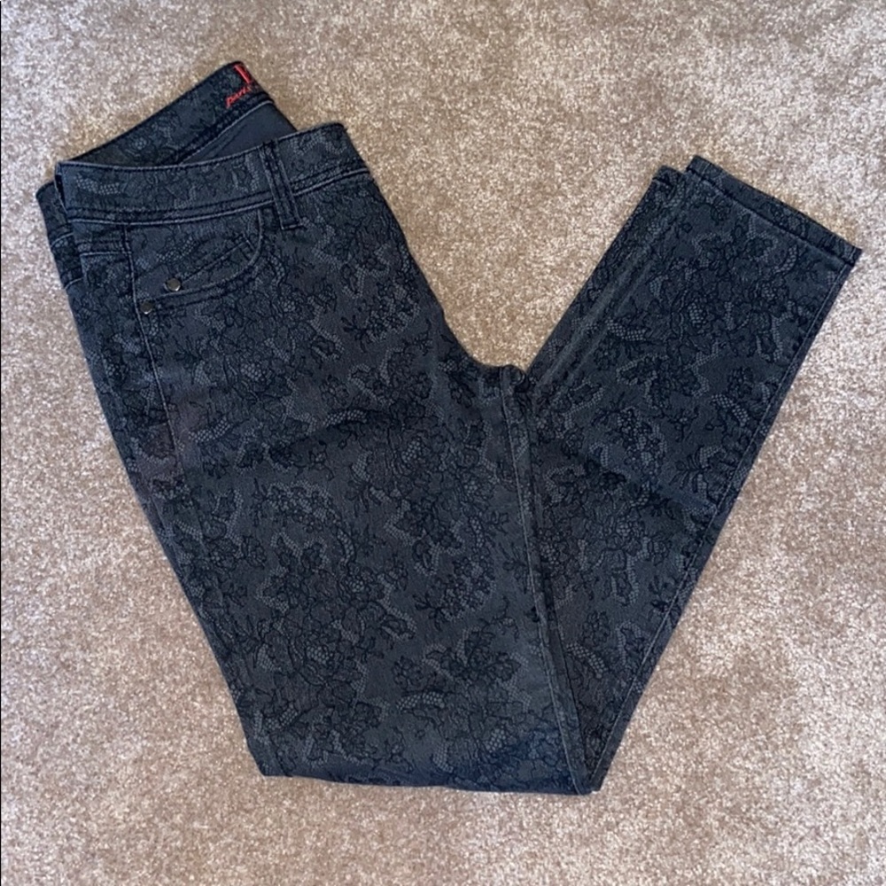Elle Lace Patterned Jeans.